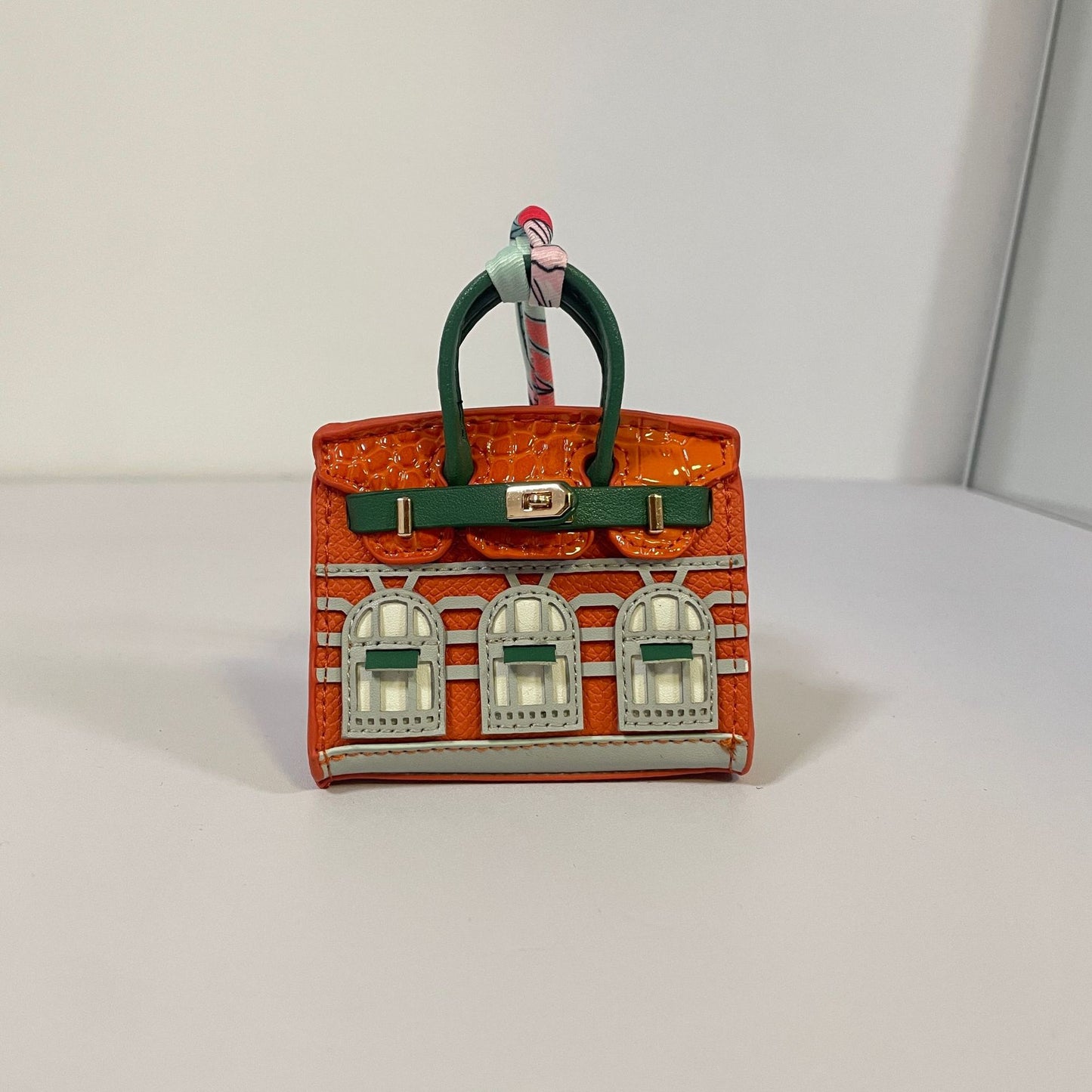 Mini House-Shaped Bag Charm & Keychain: Cute Creative Window Design for Car Keys & Earphone Pouches