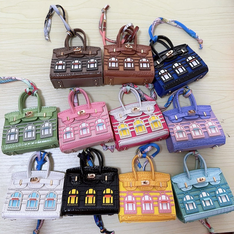Mini House-Shaped Bag Charm & Keychain: Cute Creative Window Design for Car Keys & Earphone Pouches