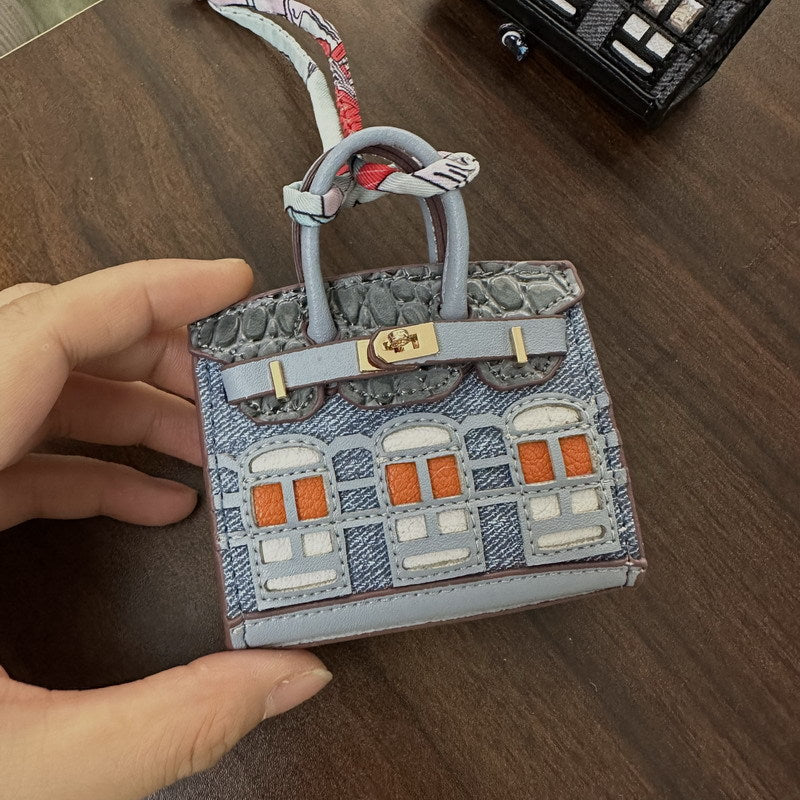 Mini House-Shaped Bag Charm & Keychain: Cute Creative Window Design for Car Keys & Earphone Pouches