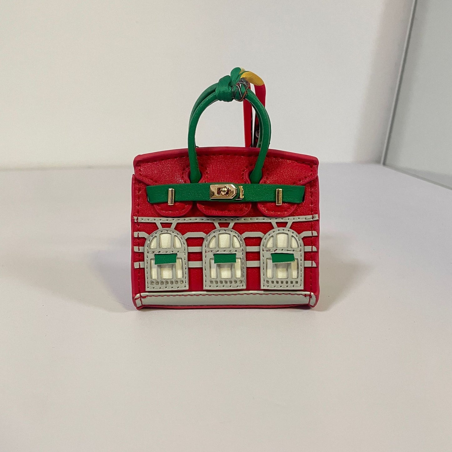 Mini House-Shaped Bag Charm & Keychain: Cute Creative Window Design for Car Keys & Earphone Pouches